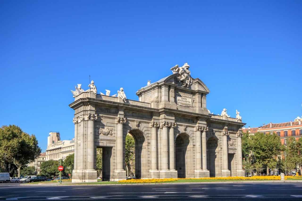 Luxury Belmont Puerta Del Sol Apartment Madrid Luaran gambar